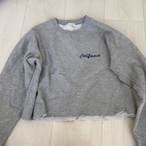 Brandy Melville Cropped sweater